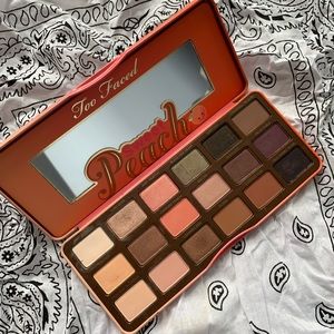 TOO FACED sweet peach eyeshadow palette
